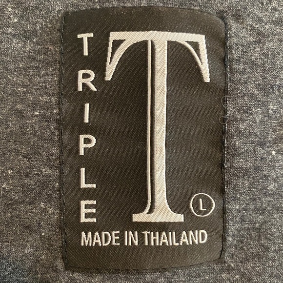 🌈2/$15🌥 Red Bull t-shirt - Picture 3 of 3